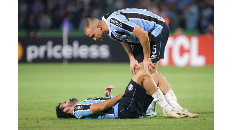 Foto: Maxi Franzoi/AGIF - Diego Costa se lesionou na vitória do Grêmio