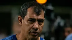 Fábio Carille durante partida da Série B. Técnico é bancado pelo presidente.