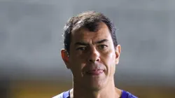 Carille antes da partida contra o Novorizontino. Treinador sofre críticas da torcida.