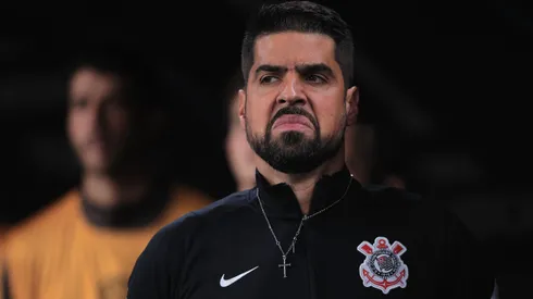 António Oliveira pode sair do Corinthians