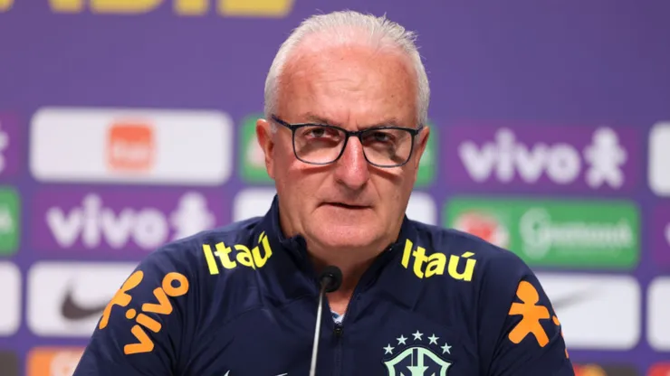 Treinador assume a seleção após Tite. Lucas Figueiredo/Getty Images.