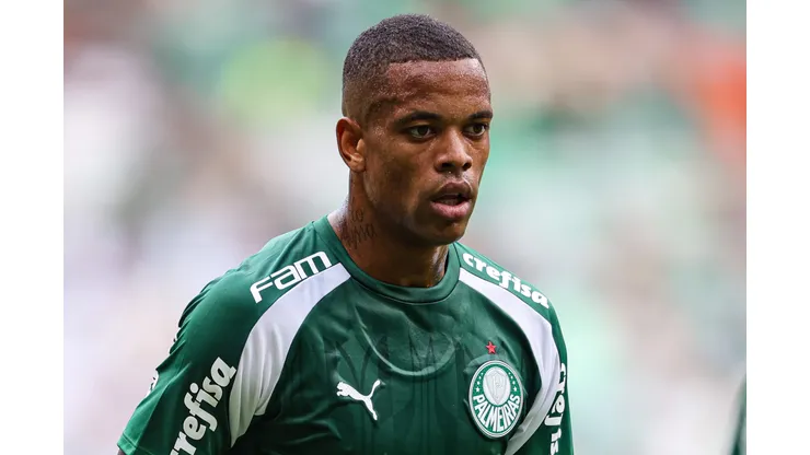Caio Paulista defendia o São Paulo em goleada sofrida para o Palmeiras no Brasileirão de 2023. Jogo foi denunciado por Textor
