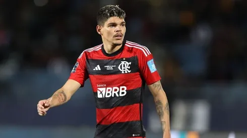 Foto: James Williamson - AMA/Getty Images - Ayrton Lucas retoma treinos no campo