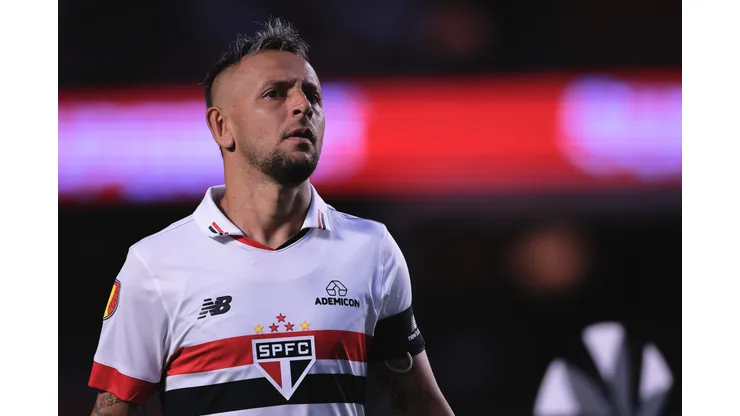 Ausência de Rafinha tem mudado capitães do São Paulo.