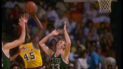 Lakers e Celtics foram a rivalidade que ajudou a NBA a sair do buraco nos anos 1980 (Foto: Rick Stewart/Getty/Allsport)