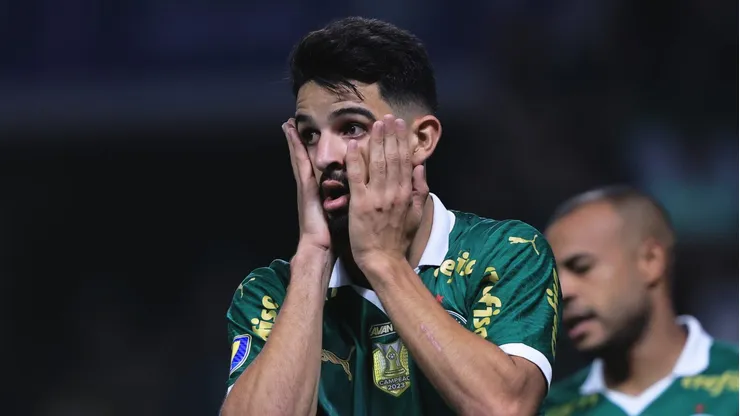 Flaco López vive momento ruim no ataque do Palmeiras. Foto: Ettore Chiereguini/AGIF