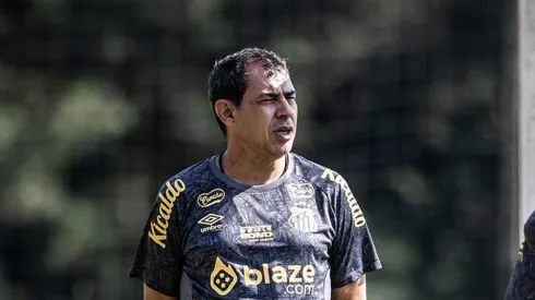 Fábio Carille durante treinamento no Sul do país. Foto: Raul Baretta/ Santos FC.