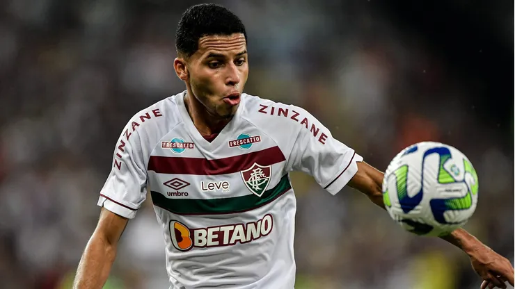Alexsander, volante do Fluminense, durante disputa da Copa do Brasil 2023. Foto: Thiago Ribeiro/AGIF
