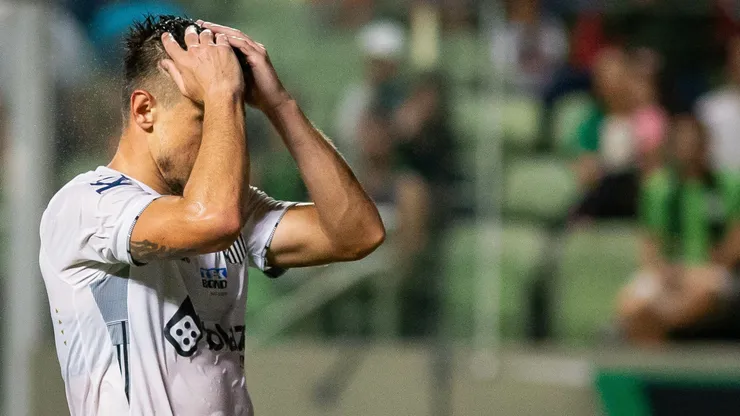 Willian do Bigode jogador do Santos durante partida contra o America-MG no estadio Independencia pelo campeonato Brasileiro B 2024. Foto: Fernando Moreno/AGIF