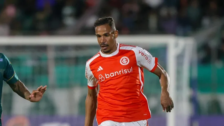 Fernando durante a partida contra os bolivianos. Foto: Ricardo Duarte / SC Internacional.