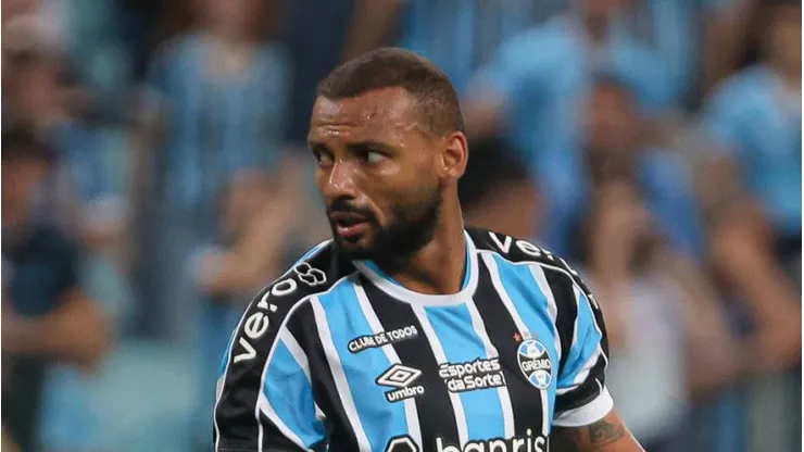 JP Galvão, jogador do Grêmio, durante partida contra o Cuiabá no estádio Arena do Grêmio pelo Brasileirão Série A - Foto: Maxi Franzoi/AGIF