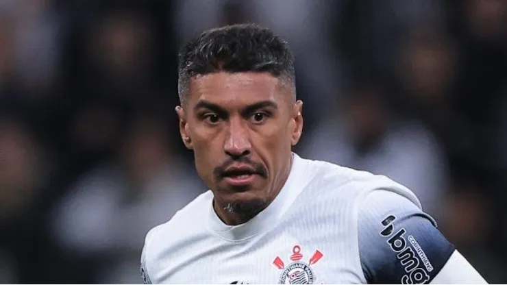 Paulinho em ação pelo Corinthians - Foto: Ettore Chiereguini/AGIF