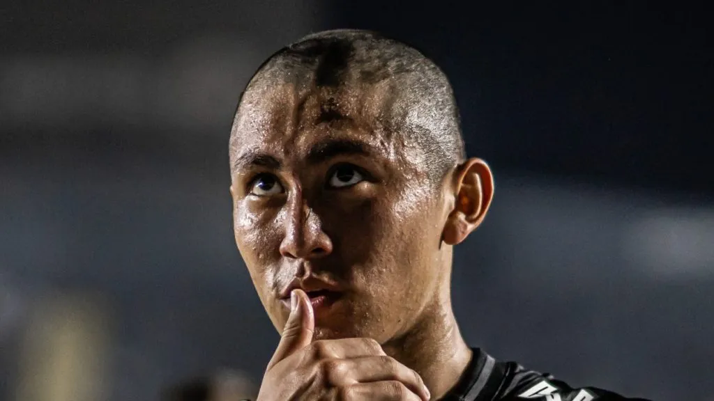 Miguelito, meia do Santos. Foto: Raul Baretta/AGIF