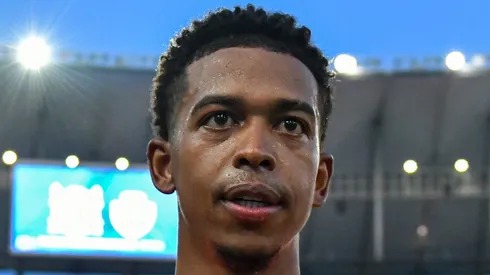 Carlinhos, em ação pelo Nova Iguaçu durante partida contra o Vasco no estádio Maracanã pelo Campeonato Carioca - Foto: Thiago Ribeiro/AGIF