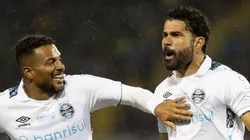 Diego Costa comemora gol contra o Huachipato, no Chile, com Reinaldo. Foto: rede social / Conmebol.