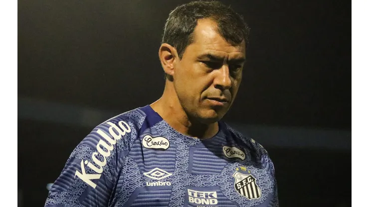 Carille entrou em detalhes e apresentou justificativas para postura do Peixe na derrota contra o Botafogo-SP