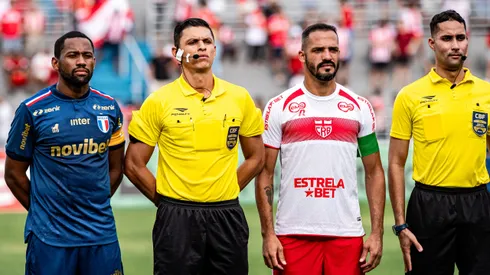 Em fevereiro, CRB e Fortaleza se enfrentaram no estádio Rei Pelé, em Maceió, nas Alagoas (Foto: Francisco Cedrim/AGIF)