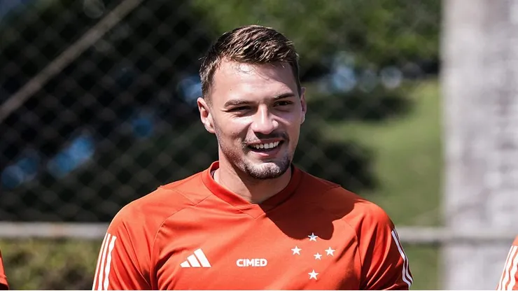 Gabriel Grando, goleiro do Cruzeiro em treino na Toca da Raposa 2, em Belo Horizonte. Foto: Gustavo Aleixo/Cruzeiro