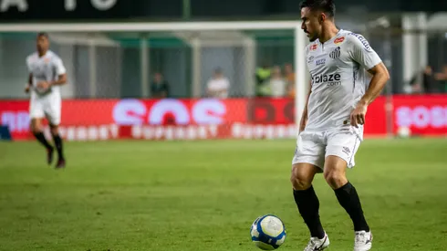Willian Bigode jogador do Santos. Foto: Fernando Moreno/AGIF