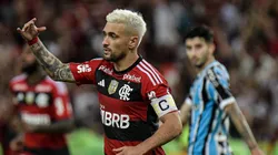 Arrascaeta em jogo Flamengo x Grêmio, pelo Maracanã, no Campeonato Brasileiro 2023. Foto: Thiago Ribeiro/AGIF