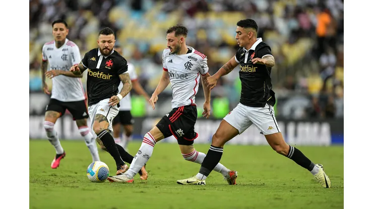 Vina jogador do Flamengo durante partida contra o Vasco. Foto: Thiago Ribeiro/AGIF