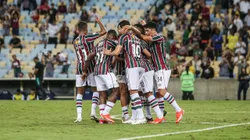 Atletas do Fluminense durante partida com Juventude