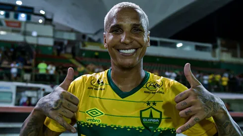 Corinthians descartou Deyverson por meio de Augusto Melo.