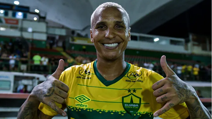 Corinthians descartou Deyverson por meio de Augusto Melo.
