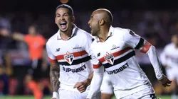Luciano e Lucas Moura comemoram gol no MorumBIS, contra o Talleres, pela Libertadores. Foto: Marcello Zambrana/AGIF