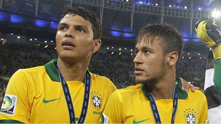 Neymar, ídolo do Santos, é elogiado por Thiago Silva.