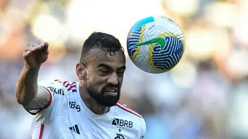 Fabrício Bruno durante partida contra o Vasco. Zagueiro pode estar de saída da Gávea.