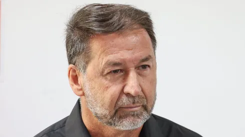 Presidente do Corinthians, Augusto Melo, fala aos jornalistas durante apresentação oficial de Diego Palacios em coletiva de imprensa no CT Joaquim Grava - Foto: Marcello Zambrana/AGIF