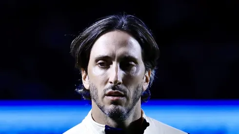 Luis Zubeldía durante partida contra o Cruzeiro. Treinador elogia o time do Cabuloso.