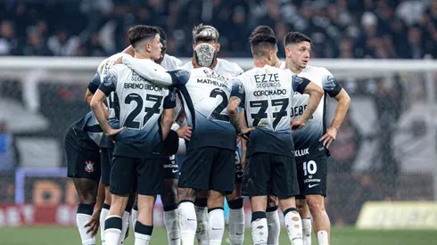SP - SAO PAULO - 01/06/2024 - BRASILEIRO A 2024, CORINTHIANS X BOTAFOGO - Jogadores do Corinthians Durante a partida contra Botafogo no estadio Arena Corinthians pelo campeonato Brasileiro A 2024. Foto: Leonardo Lima/AGIF