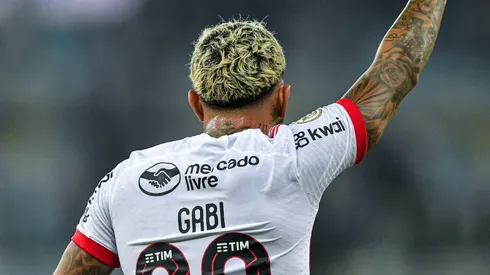 SP - RIO DE JANEIRO - 02/06/2024 - BRASILEIRO A 2024, VASCO X FLAMENGO - Gabigol jogador do Flamengo comemora seu gol durante partida contra o Vasco no estadio Maracana pelo campeonato Brasileiro A 2024. Foto: Thiago Ribeiro/AGIF