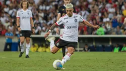 Meio-campista foi o principal destaque no clássico