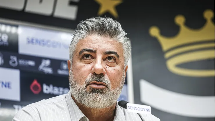 Alexandre Gallo, coordenador de futebol do Santos, durante coletiva de imprensa do técnico Kleiton Lima realizada no Vila Belmiro