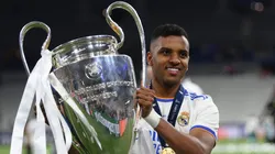 Rodrygo comemorando o título da Champions League da temporada 2021/2022. (Foto: Shaun Botterill/Getty Images)