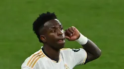 Vinicius Junior comemora o seu gol na final da Champions. Flamengo se manifesta na web.