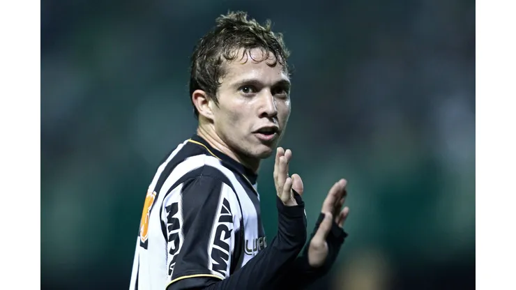 Bernard foi recepcionado por torcida atleticana.