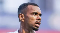 Lucas Pires durante partida contra o Ferroviária. Lateral não deve retornar ao Peixe.