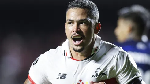 Luciano tomou terceiro cartão amarelo no São Paulo - Foto: Getty Images