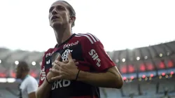Filipe Luís vetsindo a camisa do Flamengo em seu último jogo no profissional. Foto: Alexandre Loureiro/AGIF