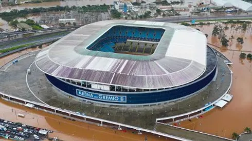 Arredores da Arena Grêmio após as enchentes no Rio Grande do Sul, no dia 05/05/2024. Foto: Ramiro Sanchez/Getty Images