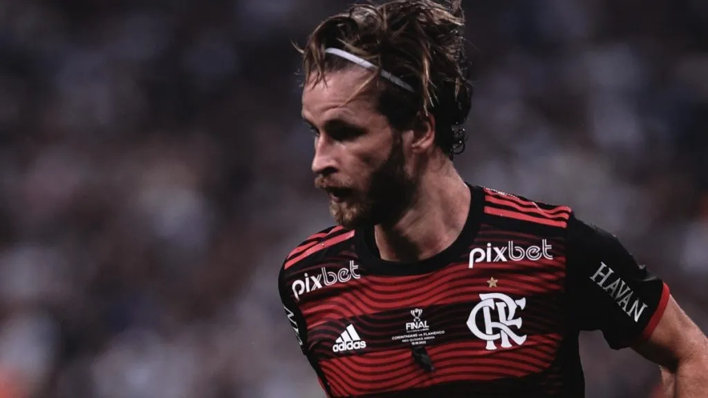 Léo Pereira - Foto: Ettore Chiereguini/AGIF.