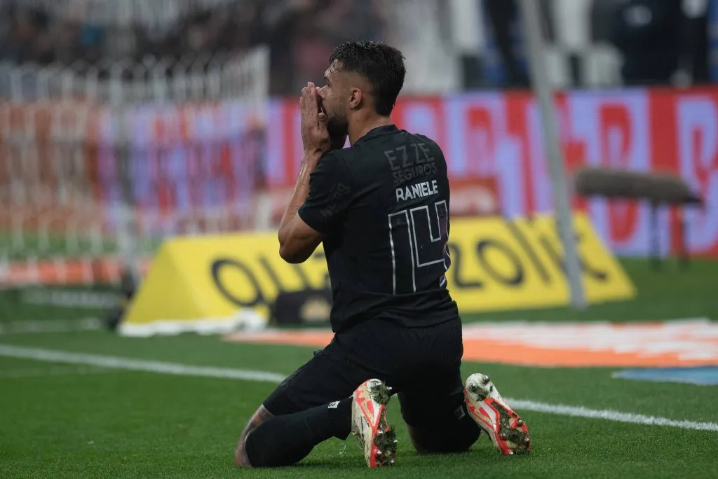 Raniele foi expulso em Corinthians x Grêmio - Foto: Imago Images