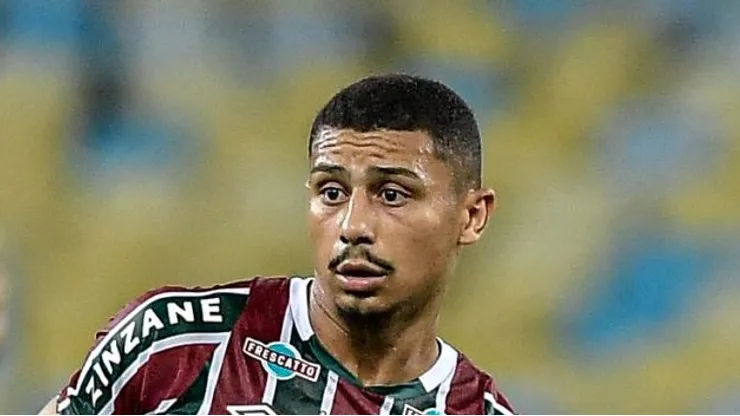 André durante partida contra o Bragantino. Volante vive a expectativa de jogar na Europa.