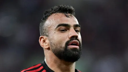 Fabrício Bruno durante partida contra o São Paulo. Zagueiro é cobiçado pelo mercado europeu.