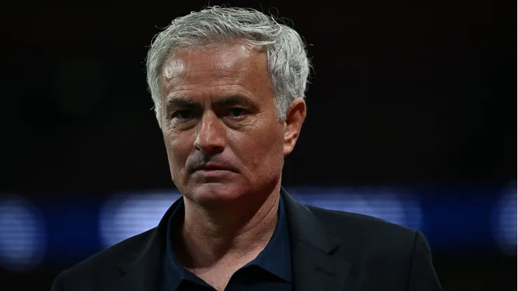 Luan Peres, alvo do Palmeiras, foi descartado por José Mourinho na Turquia