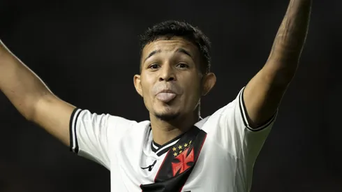 Adson está de volta aos titulares do Vasco. Foto: Jorge Rodrigues/AGIF